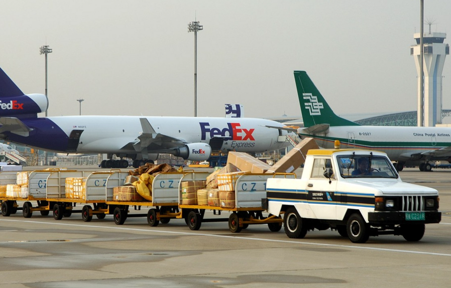 国际空运和国际快递有什么区别？该怎么选？